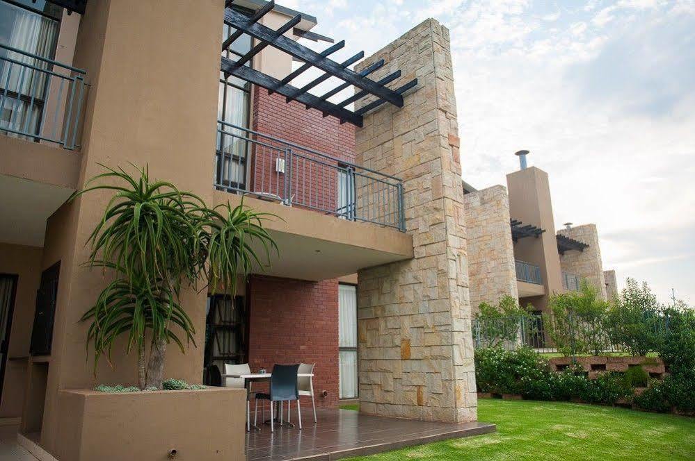 All Suite On 14Th Roodepoort Exterior photo